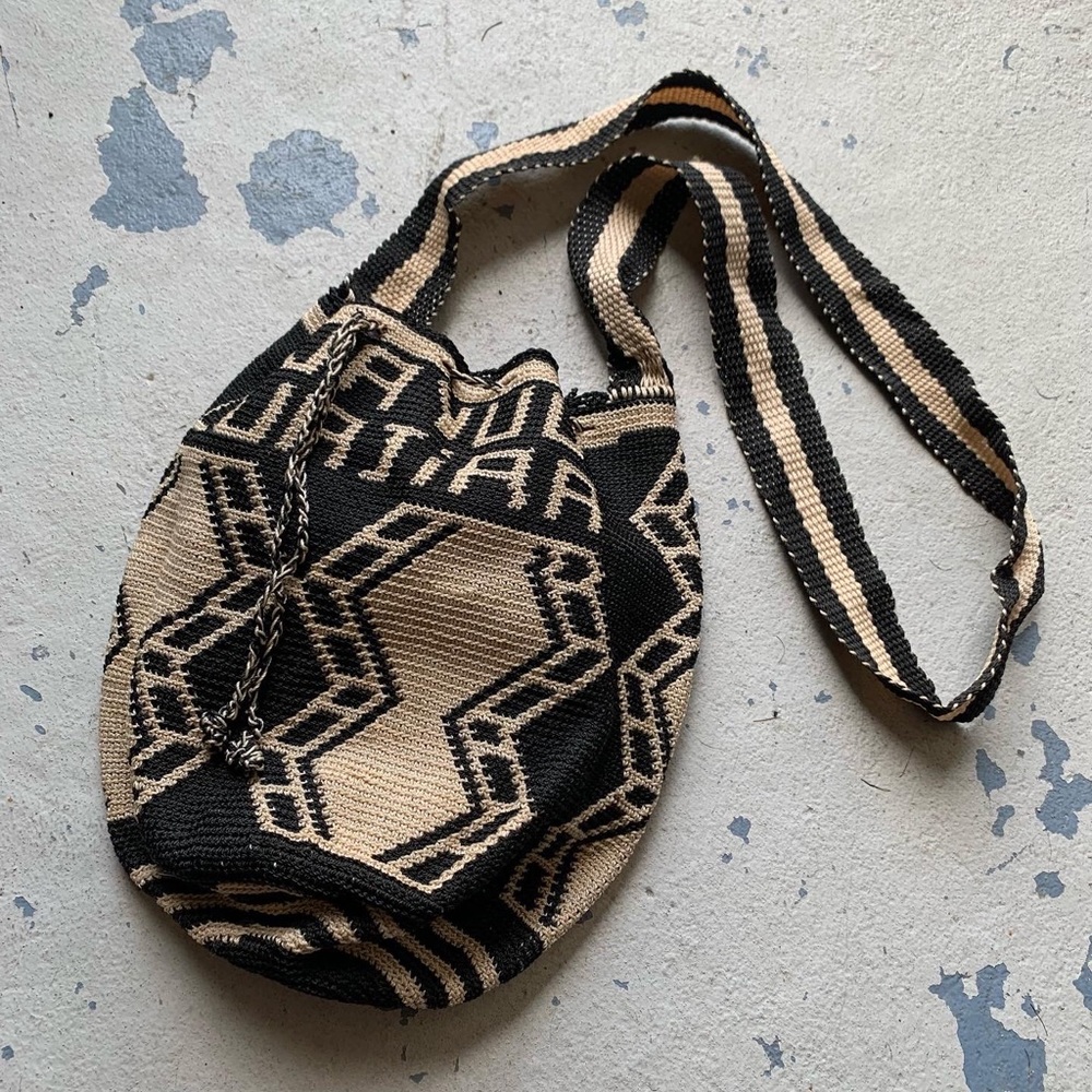 Colombian Wayuu Bucket Bag With Drawstring Closure - image 1